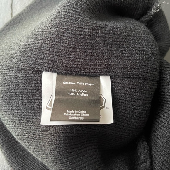 Super Mario Beanie! - Picture 5 of 5